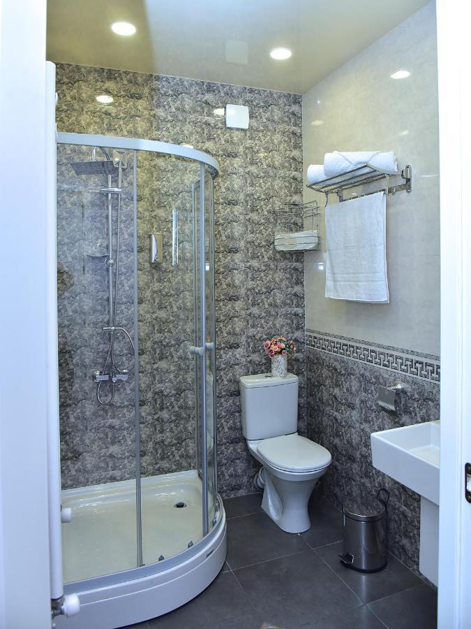 Tbilisi Mare Hotell Exteriör bild